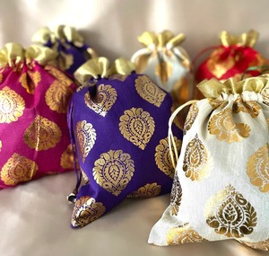 Sac Poitli de faveur de cadeau en gros, cadeau de pendaison de crémaillère de festival de mariage indien, pochette cadeau Haldi Mehendi Sangeet Lohri Eid - Product Image 1