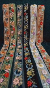 Tissu de dentelle brodé personnalisé de luxe 3D, options perlées ou pailletées pour mariage, robes de soirée et projets de bricolage textile - Product Image 6