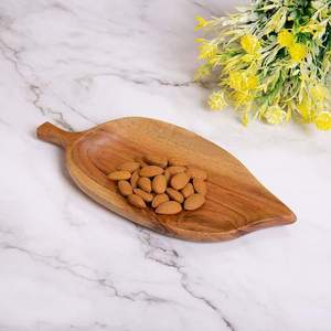 Plateau de service petit-déjeuner en bois naturel avec porte-gobelet – Assiette à collation et gobelet en bois écologiques pour hôtel et maison - Product Image 4