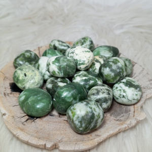 Jaspe Neprite Natural caído al por mayor, cristal curativo artesanal de Indonesia, piedras preciosas pulidas de alta calidad, 20-30mm - Product Image 1