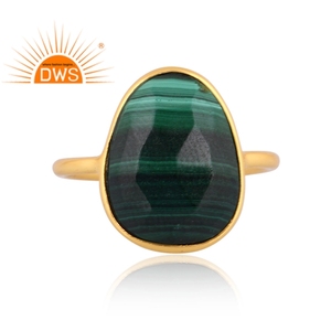 Anillo apilable de piedras preciosas de malaquita natural chapado en oro de 18 quilates de plata esterlina, fabricante de joyería fina Demi - Product Image 2