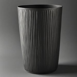 Poubelle en laiton fabriquée à la main avec finition noire mate conçue pour les maisons contemporaines et les intérieurs décoratifs élégants. - Product Image 6