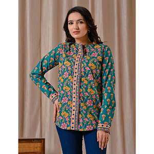 Blusa de Algodón Estampada Verde Oscuro con Botones Frontales y Característica Transpirable - Product Image 6