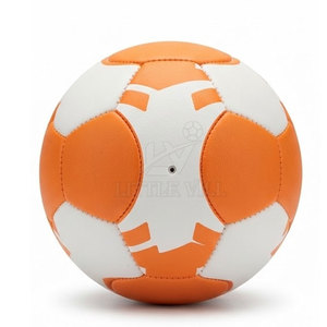 Mini ballon de football moderne de haute qualité - Durable et léger pour l'entraînement au football, les jeux en plein air, les activités sportives scolaires - Product Image 2