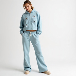 Ensemble 2 pièces personnalisé sweat-shirt pour femme avec patch de broderie vieilli sweat-shirt à capuche et pantalon de survêtement zippés ensemble survêtement pour femmes - Product Image 3