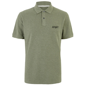 Polo para hombre de estilo casual sofisticado, diseñado para un movimiento fluido con una forma limpia y una apariencia moderna y refinada para el día a día. - Product Image 4