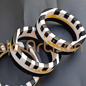 กำไลข้อมือไม้วอลนัทงานแฮนด์เมด • ชิ้นเดียวในโลก • เครื่องประดับไม้ทำมือ - Product Image 2