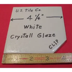 New Old Stock 1PC Azulejo de cerámica de esquina recortado blanco 4-1/4 \ "Azulejos esmaltados de cristal - Product Image 1