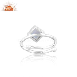 แหวนมูนสโตนสีรุ้งธรรมชาติ แหวนเงินแท้ 925 รูปทรงสี่เหลี่ยม งานแฮนด์เมด ผลิตตามสั่ง - Product Image 2