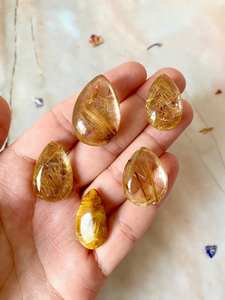 Cabochons de Quartz rutilé naturel 100% de qualité supérieure en forme de goutte de larme en vrac Cabochon pierres précieuses pour la fabrication de bijoux à taux de vrac - Product Image 4