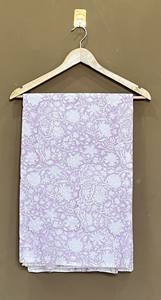 Tela de Algodón Estampada a Mano con Diseño Floral de Lavanda: Estampado Mughal para Coser y Acolchar por Yarda - Product Image 2