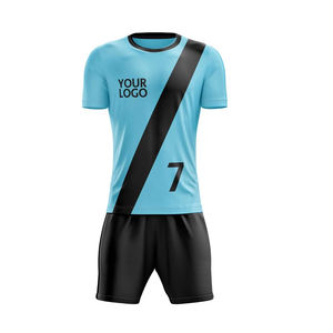 Conjunto de uniformes de fútbol impresos por sublimación personalizados de alta calidad, Conjunto de camiseta y pantalones cortos de fútbol personalizados para entrenamiento - Product Image 2