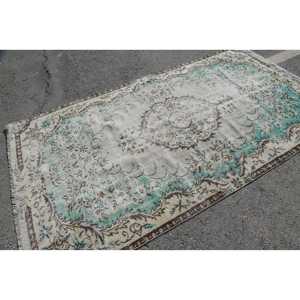 Tapis vintage 5x9,1 pieds, grand tapis turc, tapis camouflage bleu et blanc - Product Image 2