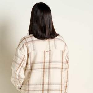 Veste chemise pour femme élégante personnalisée OEM | Légère et décontractée | Parfait pour la superposition au printemps - Product Image 5