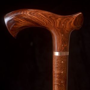 Canne en bois réglable avec plusieurs nœuds COME Standard International Strong Walking Stick pour les personnes âgées pour la randonnée - Product Image 1