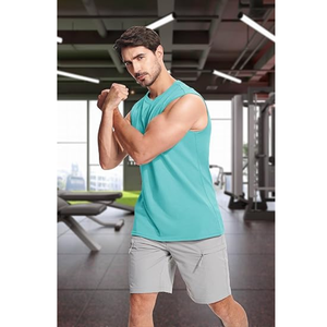 Fabriqué à partir de tissu respirant et humide, les hauts sans manches vous gardent au frais et confortables les séances d'entraînement les plus intenses. - Product Image 4