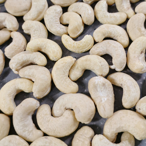 เมล็ดมะม่วงหิมพานต์ Kaju badam santigo ถั่วเม็ดมะม่วงหิมพานต์แบบ WW450จากเวียดนามราคาโรงงาน - Product Image 1