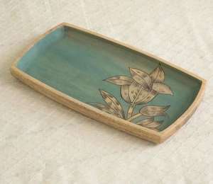 Prix de gros Nouvel arrivage Plateau de service en bois émaillé de meilleure qualité Plateau rond avec vaisselle et assiettes en bois naturel Homeware - Product Image 2