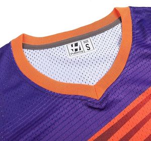 เครื่องแบบกีฬาธรรมดาของผู้ชายเสื้อบาสเก็ตบอลพิมพ์ลายตามสั่งพิมพ์ลายเสื้อตาข่ายและกางเกงขาสั้นการไล่ระดับสีแฟชั่นการระเหิด DIY - Product Image 1