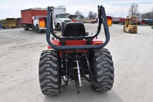 Nouveau tracteur compact Massey Ferguson 1532 – 32 CV, 4 roues motrices, diesel, prise de force (PTO) - Product Image 2