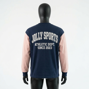 Camiseta de manga larga premium de algodón 220 GSM para hombre, color azul marino y rosa, con bloques de color, tela suave y transpirable, estampada. - Product Image 4