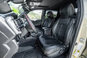 TOYOTA CAMRY TRD OFF-ROAD DOUBLE CAB 4X4 D'OCCASION 2017 (CONDUITE À GAUCHE/DROITE) - Product Image 4