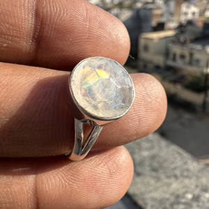 แหวนเงินแท้ 925 ประดับมูนสโตนทรงโรสคัทสีรุ้ง งานแฮนด์เมด - Product Image 5