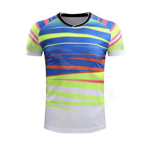 ชุดเทนนิสชายคุณภาพดีที่สุด โพลีเอสเตอร์ 100% แขนสั้น ระบายอากาศได้ดี เป็นมิตรกับสิ่งแวดล้อม ซับเหงื่อได้ดี สีตัดกัน - Product Image 4