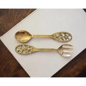 Serveur à salade en métal de qualité fantastique, nouvelle arrivée, fait à la main, pour les mariages et les occasions spéciales - Product Image 1