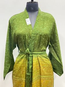 Robe kimono en soie pour femmes, fabriquée à la main en Inde, pour l'été, taille unique, manches longues, double poche, prix de gros - Product Image 3