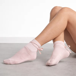 Chaussettes de yoga et de pilates personnalisées avec sangles pour femmes, antidérapantes, en coton, motif lettres brodées, écologiques, séchage rapide - Product Image 3