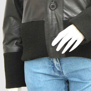 Chaqueta de cuero PU para exteriores para mujer personalizada de alta calidad Color sólido con el mejor material para la temporada de otoño - Product Image 3