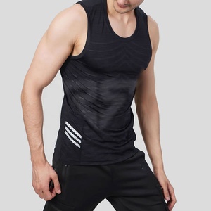Ropa de gimnasio Ropa Hombres Camisetas sin mangas Logotipo personalizado Algodón Poliéster Color sólido Camiseta sin mangas básica para hombres - Product Image 4