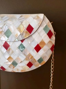 Vente en gros de sacs à main/pochettes du fabricant indien AALIYAN IMPEX pour femmes avec incrustation de nacre en métal conçu pour femmes - Product Image 2