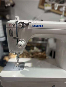 Machine à coudre point noué simple aiguille Ju-ki Tl-2010Q, cadre en acier, poignée en plastique, qualité DIY, garantie 3 ans pour le quilting et la confection de vêtements - Product Image 2