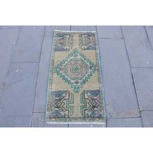 Alfombra turca vintage de 1.6x3.2 pies (49x98 cm), alfombra azul verde con lunares - Product Image 1