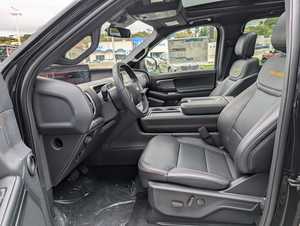 Oferta de Valor Insuperable 2025: Ford Expedition Tremor 4WD SUV, Motor V6 EcoBoost de 3.5L de Alto Rendimiento, Twin-Turbo - Product Image 5