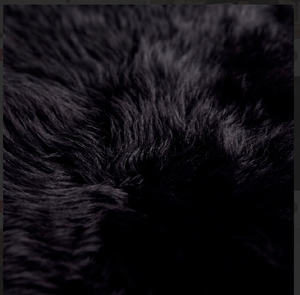 PEAU DE MOUTON NOIRE DU BRÉSIL - QUALITÉ HAUTE GAMME - PRODUIT NATUREL - PROVENANCE DES MEILLEURS TAPIS EN CUIR DE VACHE - Product Image 3