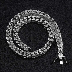 Lujo 3D Franco Link 8mm Corte cuadrado Moissanite Ice Hip Hop Estilo Tight Fit Gargantilla Suministro al por mayor de Necklace-B2B - Product Image 4