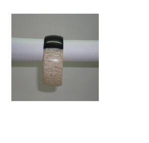 Bracelet en résine à la mode de la saison de Noël en gros indien couleur noire et crème - Product Image 1