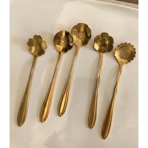 Cubiertos de pulido de espejo chapado en oro con mango único, conjunto de cubiertos de lujo de aspecto moderno para restaurante, boda y hogar - Product Image 6