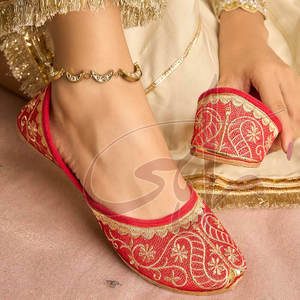 รองเท้าคุสซ่าทำมือสำหรับผู้หญิงรุ่นใหม่ คุณภาพพรีเมียม ตกแต่งด้วยงานทิลล่า น้ำหนักเบา กันลื่น หนังแท้ ดีไซน์ทันสมัย - Product Image 4