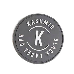 Kivotech nouveau Patch 3D plastique souple PVC Silicone caoutchouc Logo avec quantité minimale de commande bas 2024 Pvc 3D caoutchouc Logo patchs sur mesure - Product Image 3