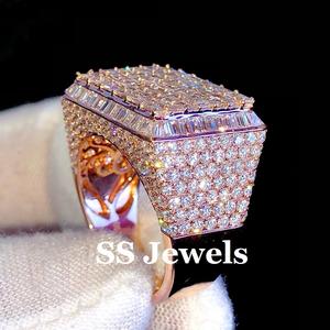 แหวนผู้ชาย Baguette Moissanite สุดหรูประดับด้วยง่ามชุบโรเดียมทรงสี่เหลี่ยมทำจาก925ทันสมัยเครื่องประดับฮิปฮอปสีเงินตามสั่ง - Product Image 4