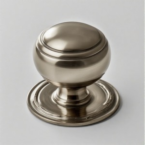 Poignée PureNest Heritage Twist Bouton de porte en laiton massif Design artisanal avec vernis antique pour des intérieurs luxueux et élégants - Product Image 3