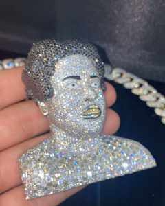 Charmes pour hommes en or jaune 18 carats plaqué or, avec moissanite taillée 3 carats, design hibou classique, certifiés GRA, pour mariages et fêtes - Product Image 2