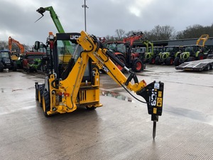 Retroexcavadora de ruedas JCB 1CX usada en venta - Product Image 3