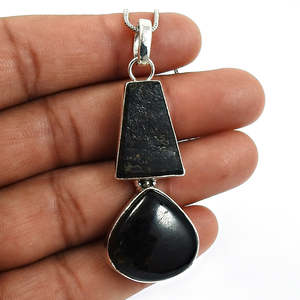 Colgante de Plata de Ley 925 con Turmalina Negra, Joyería de Plata 925 Hecha a Mano, Exportador de Joyería de Piedras Preciosas para Compromiso o Boda - Product Image 3
