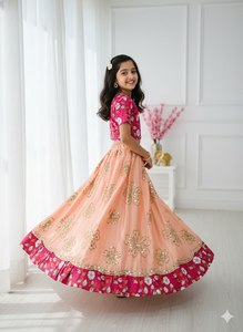 Conjunto de Lehenga Choli Étnico de Diseño para Niñas, Corte en A, Largo Midi, Bordado, Clásico Floral, 100% Seda, Estilo Vintage, Tallas de 6 Meses a 15 - Product Image 3