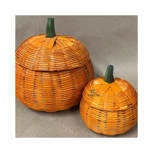 Citrouilles tissées en bambou d'inspiration Halloween Citrouilles charmantes avec des tiges en bois vertes pour Thanksgiving - Product Image 3